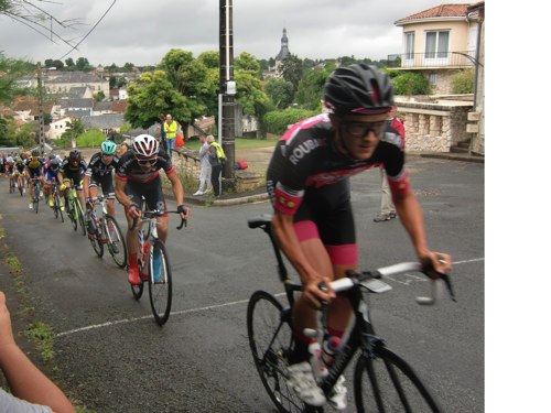 You are currently viewing CLÉMENT SANCHEZ (SCOC ANGERS), S’IMPOSE AU FINISH LORS DE LA CIVRAISIENNE CADETS